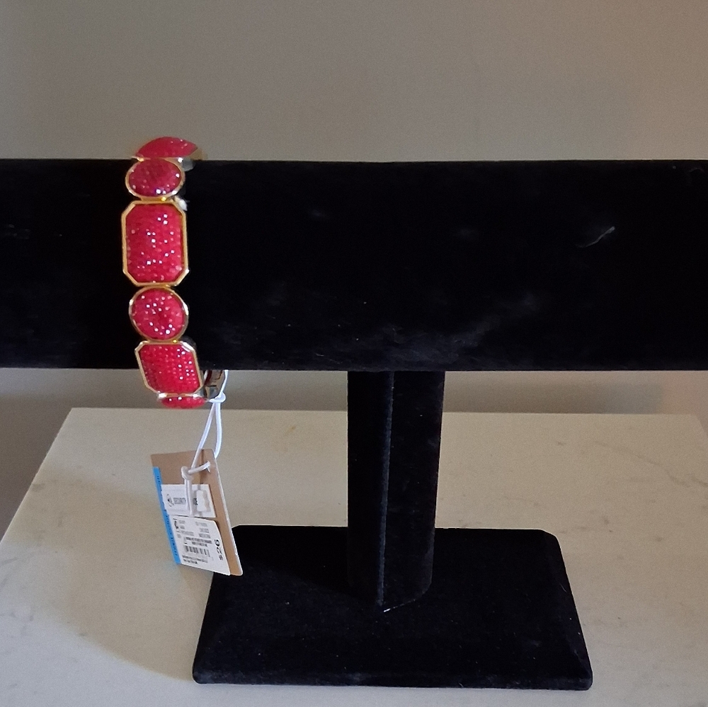 3 Piece Red and Goldtone Jewelry Ensemble - Picture 4 of 6